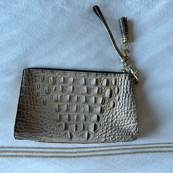 Rarely used embossed leather Brahmin clutch - Picture 3 of 5